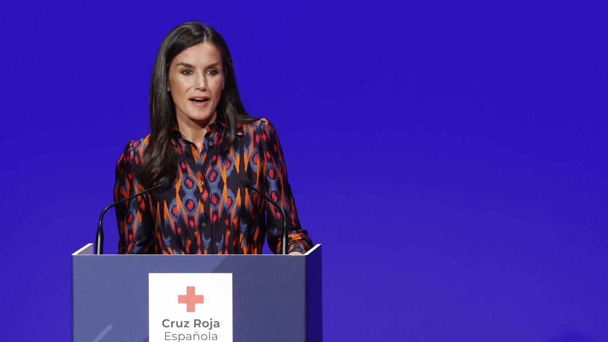 La reina Letizia entrega la Medalla de Oro de la Cruz Roja a su filial en Ucrania