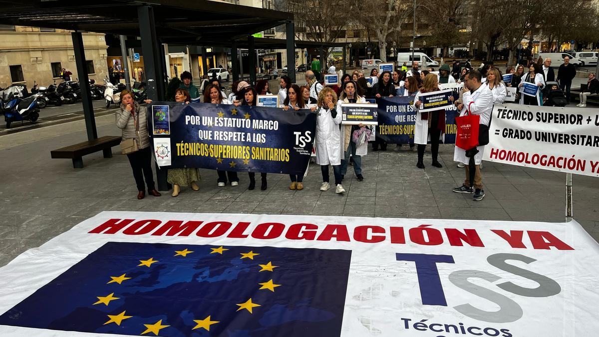 Protesta de los técnicos superiores sanitarios de Alicante