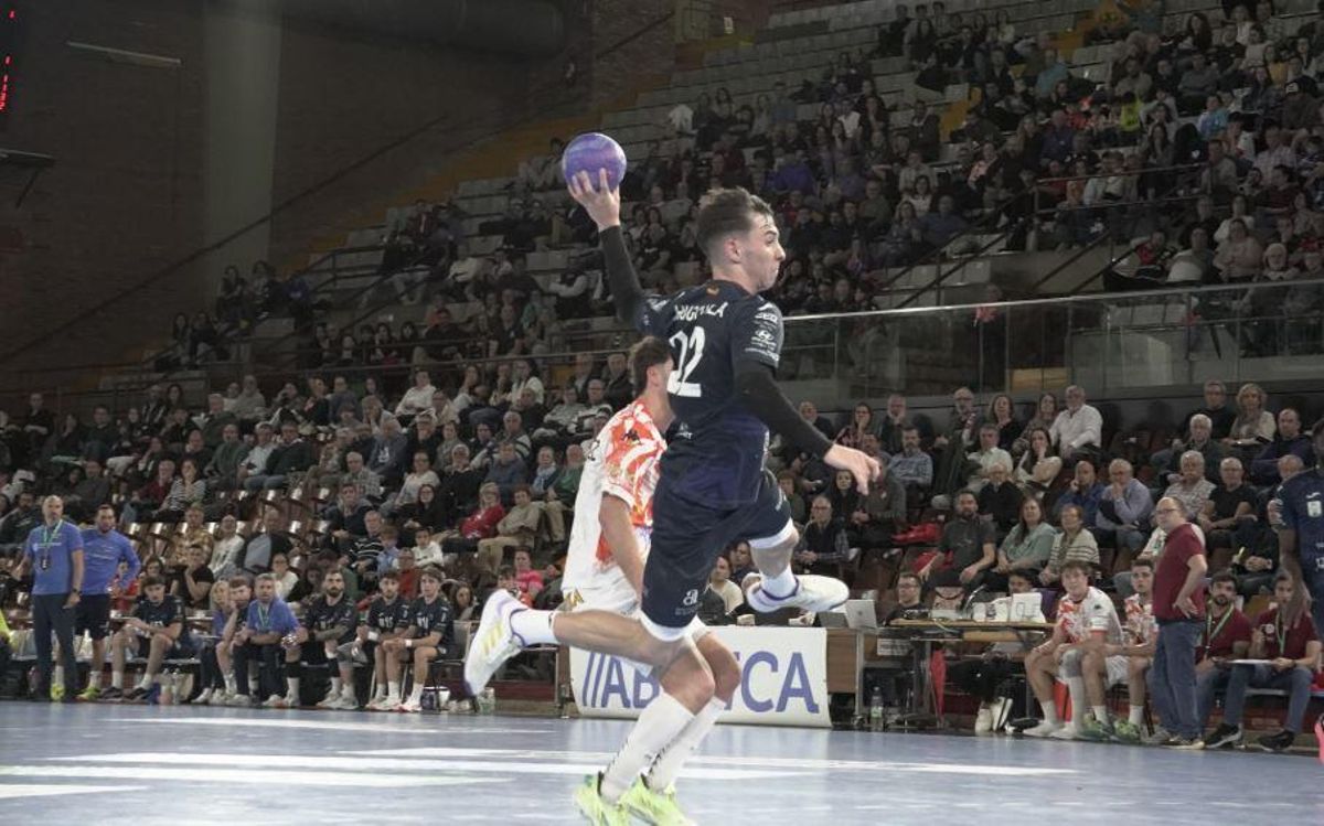 Partido entre Servigroup Benidorm y Ademar León