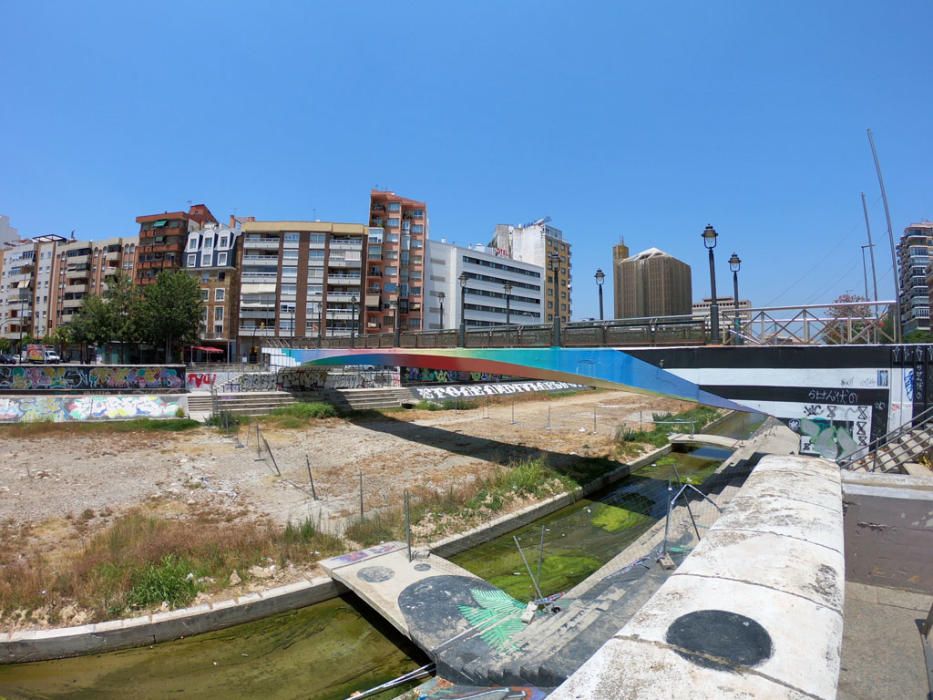 La nueva pasarela peatonal que sustituirá a la que ahora conecta El Perchel con la explanada del CAC se construirá en año y medio.