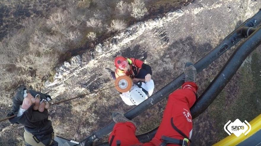 Rescatada una senderista de 79 años tras caer en el pico Priniello en Amieva