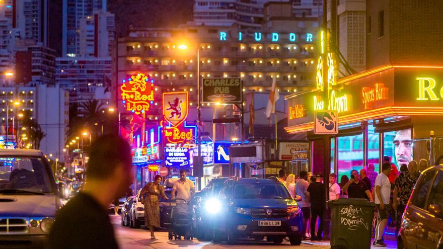 Apuñala a un portero de un pub de Benidorm tras ser expulsado del local