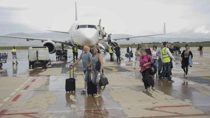 El aeropuerto de Castellón se estrena cuatro años después