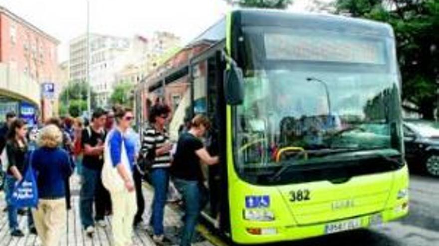 El déficit del autobús y el agua se acerca a los 6,6 millones de euros