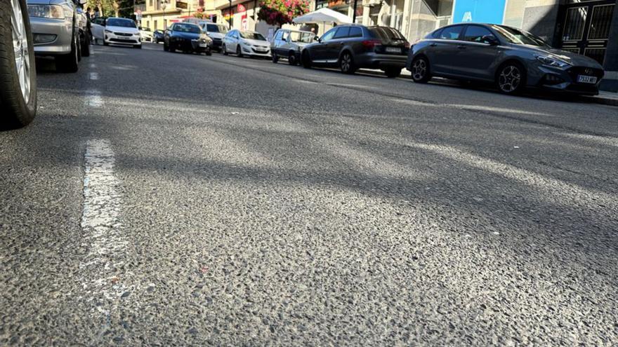 Sin rastro de la línea azul en la calle Matemático Rodríguez.   | // FDV