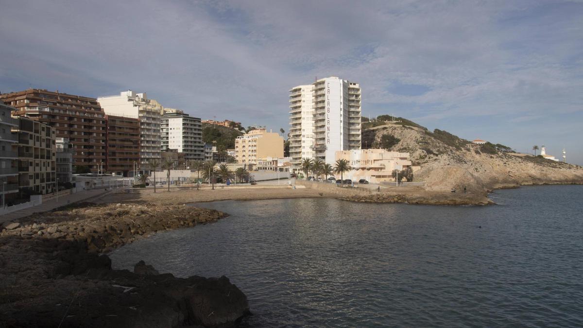 Apartamentos en primera línea en la playa de Cullera, en una imagen de hace unos días.