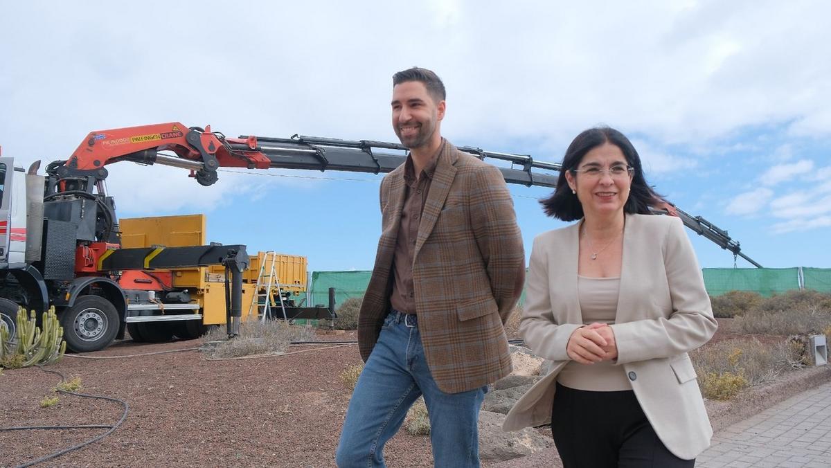 Darias supervisa las obras de mejora que se están llevando a cabo en el entorno del paseo del Atlante.