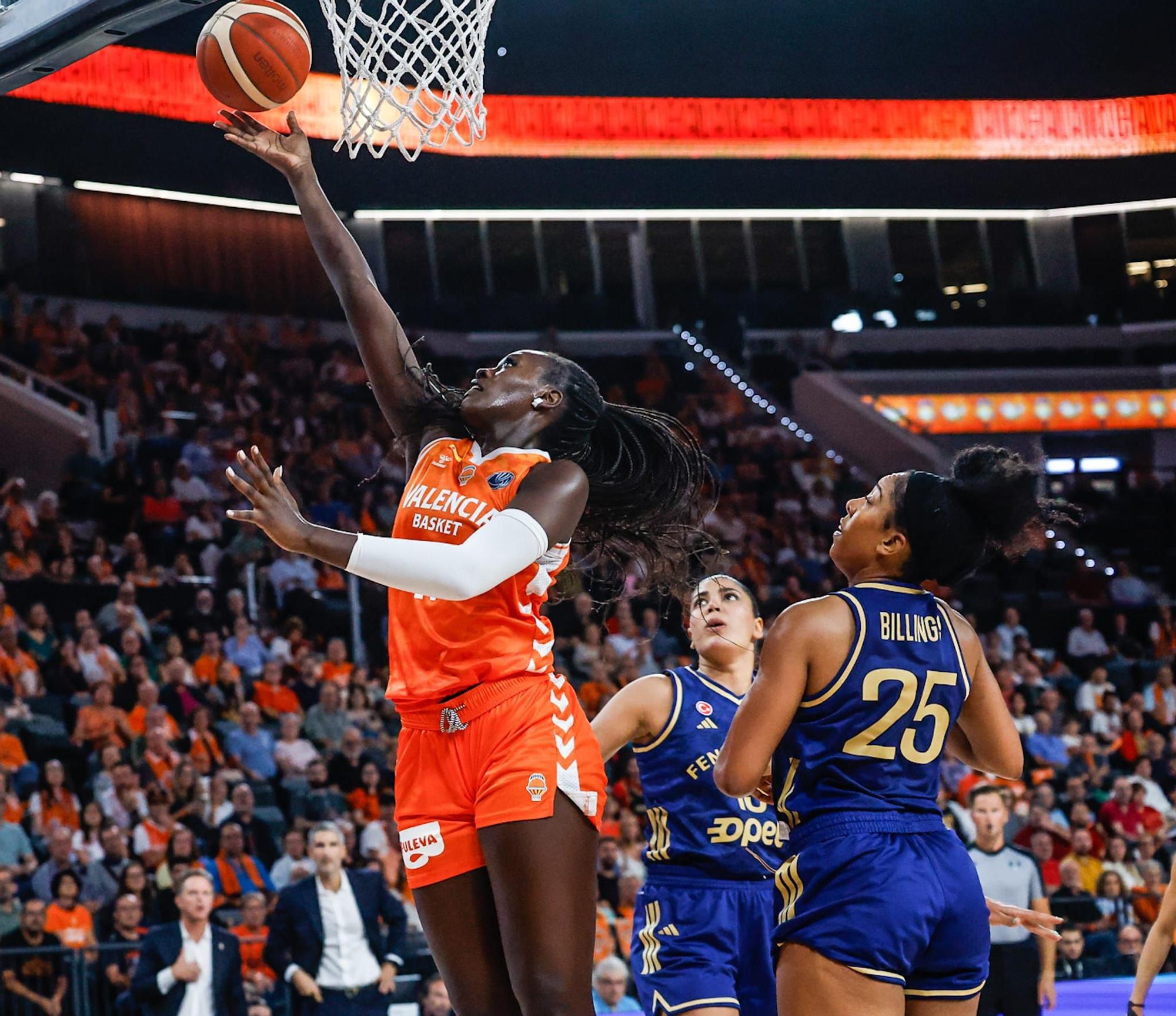 Todas las fotos del Valencia Basket contra el Fenerbahce de Euroliga femenina