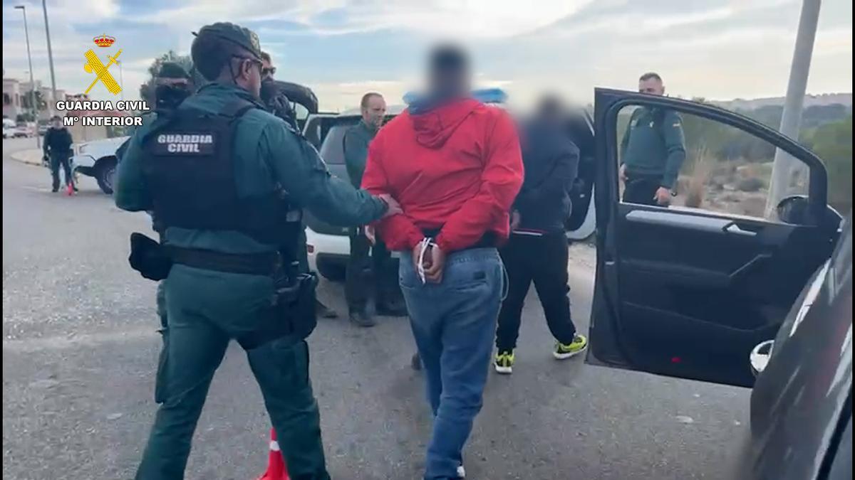 Los detenidos por la Guardia Civil de Torrevieja.