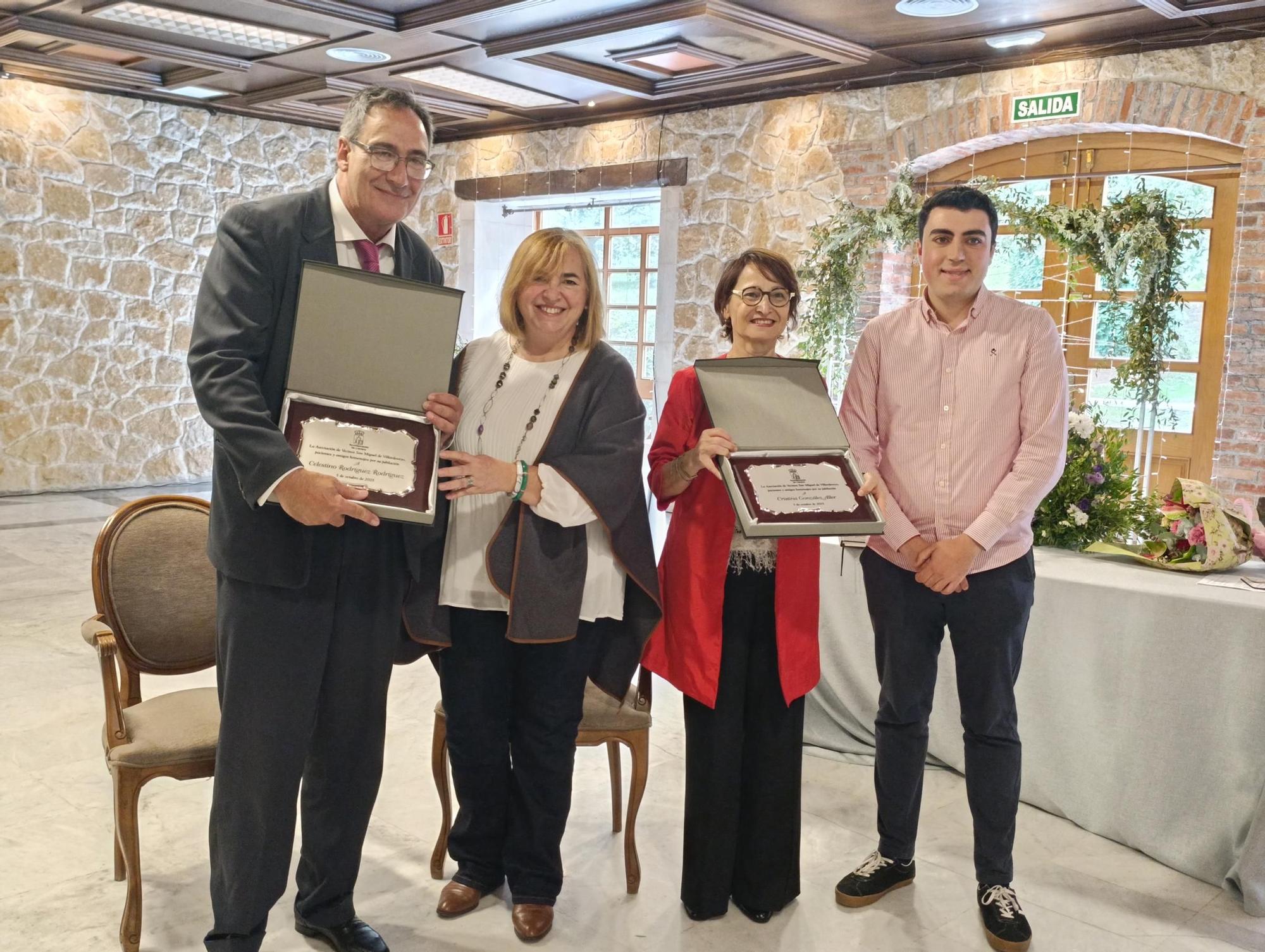 Emotivo y multitudinario homenaje a los sanitarios de Villabona