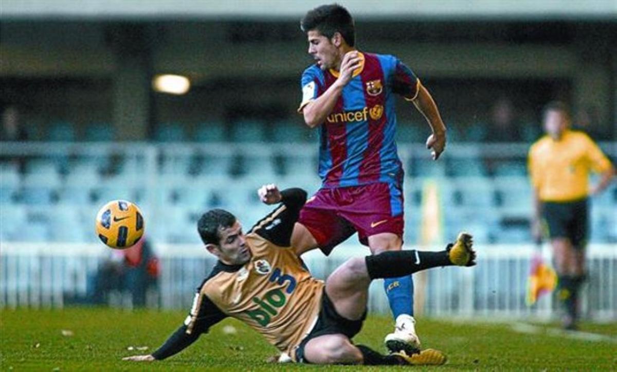 Nolito pugna amb un defensa de la Ponferradina per una pilota durant el partit d’ahir al Miniestadi. Nolito pugna amb un defensa de la Ponferradina per una pilota durant el partit d’ahir al Miniestadi.
