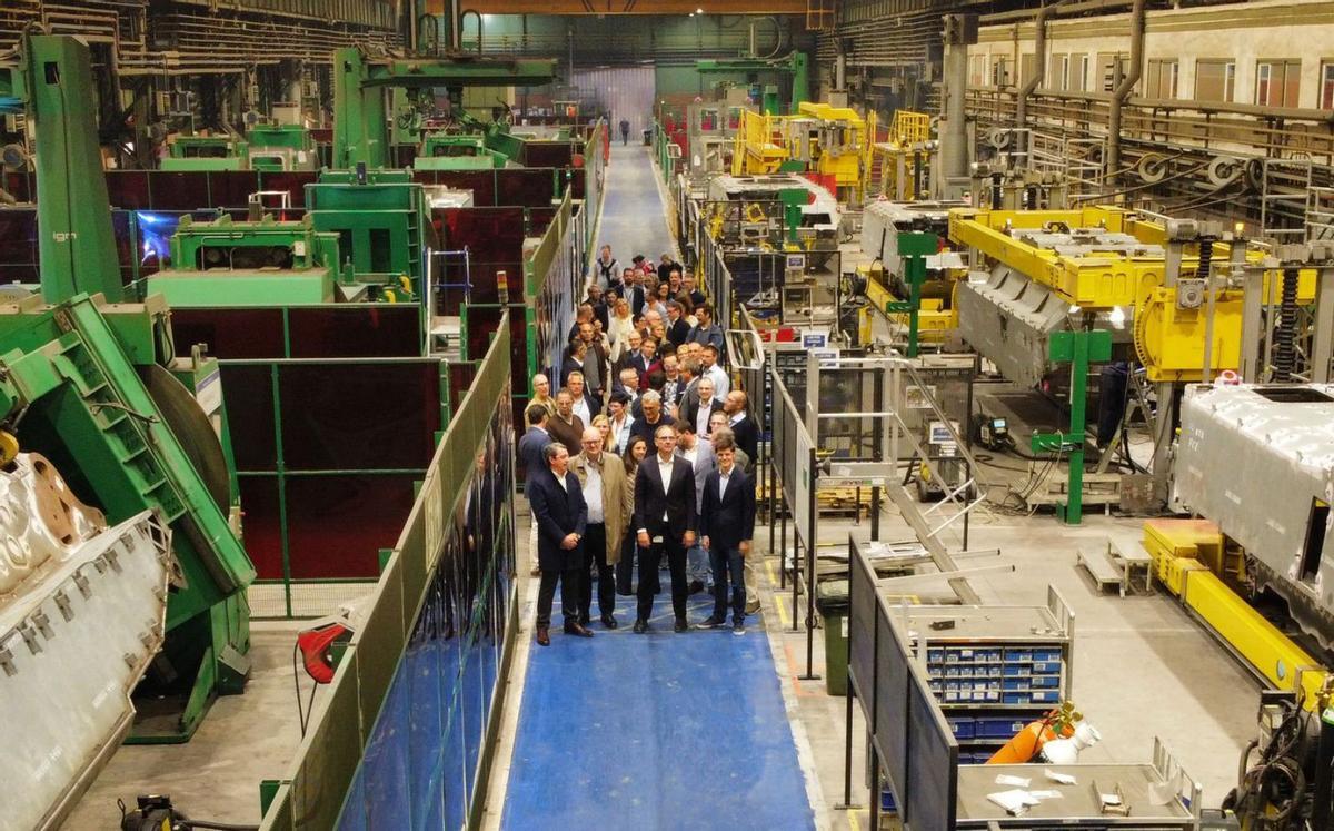 Los 47 directivos europeos de General Dynamics European Land Systems (GDELS), reunidos esta semana en Asturias con motivo de su convención anual, visitaron ayer la fábrica de vehículos blindados de Santa Bárbara Sistemas en Trubia (Oviedo).