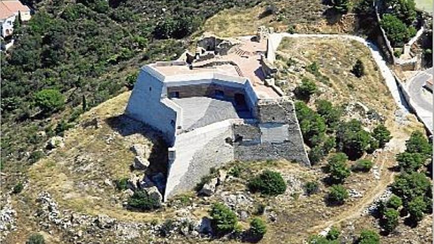 L&#039;estat actual del Castell de la Trinitat de Roses després de la reconstrucció.