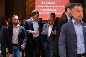 Sánchez asiste a la lectura del manifiesto del mundo de la cultura contra la censura