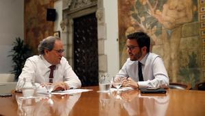 Torra y Aragonès, durante la reunión que han mantenido este viernes en el Parlament.