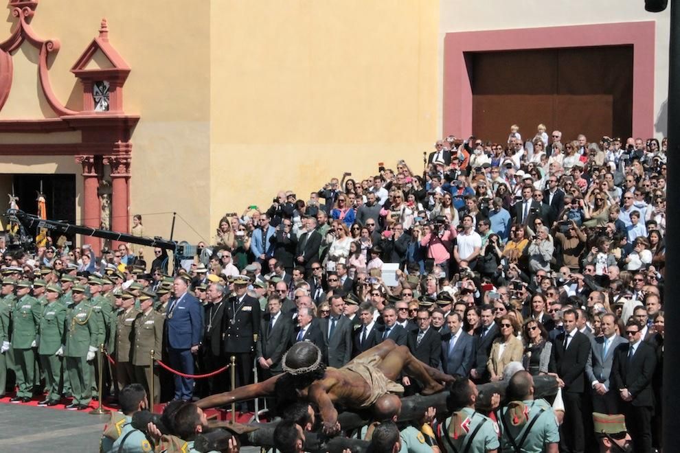 Jueves Santo de 2016 | Desembarco de la Legión y traslado de Mena