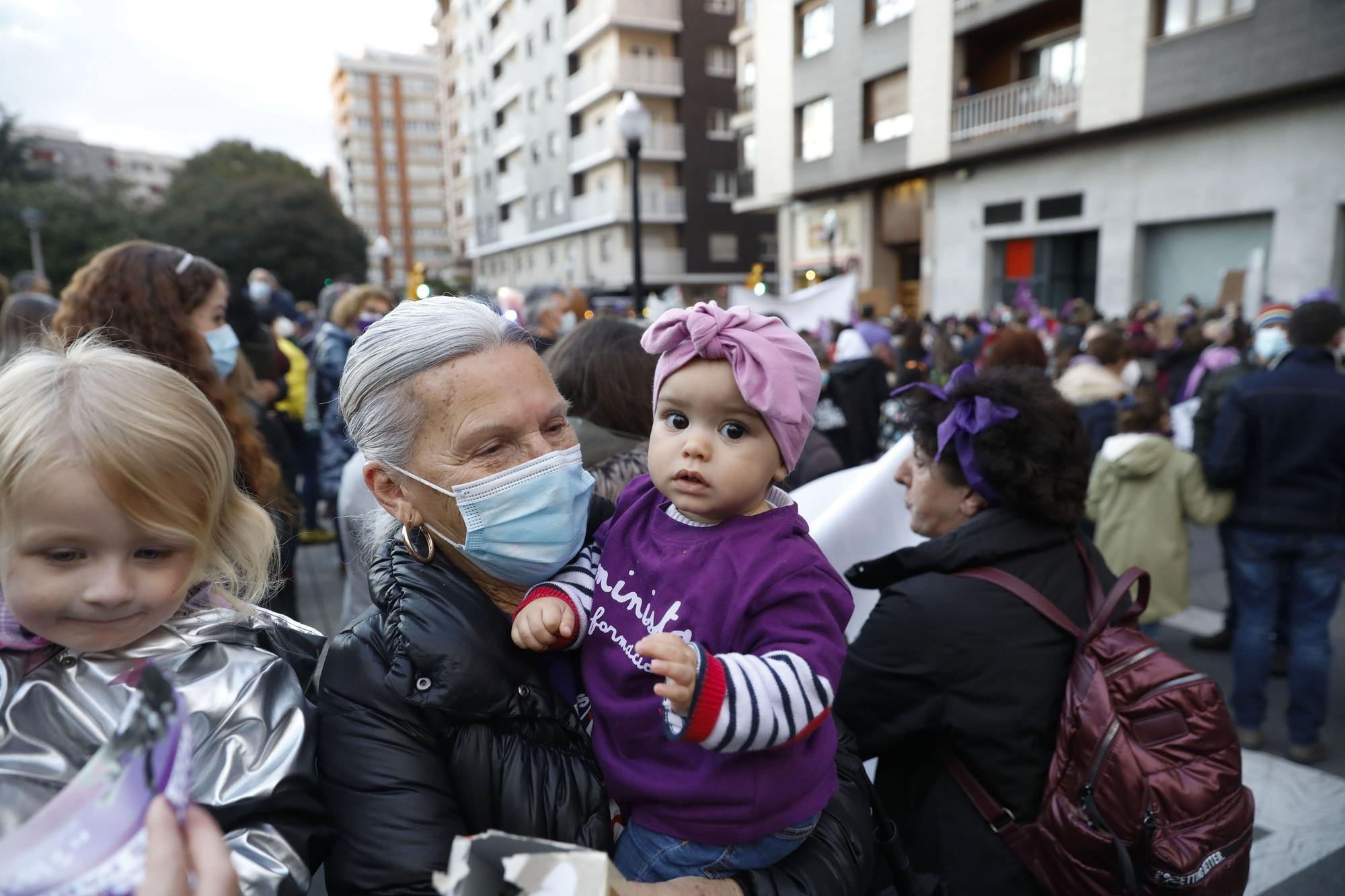 Gijón, teñido de morado por el 8-M