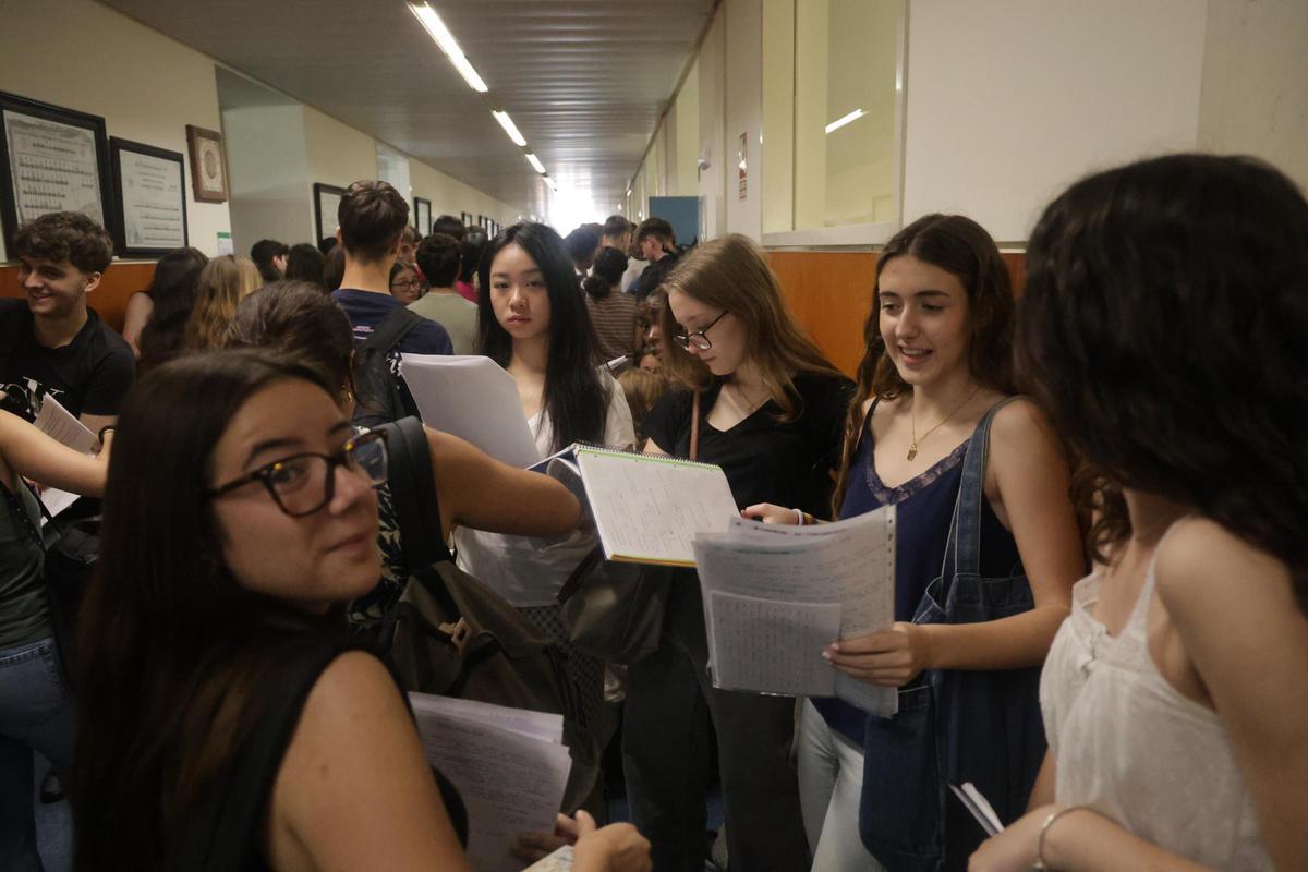 Así está siendo la primera jornada de exámenes PAU en València