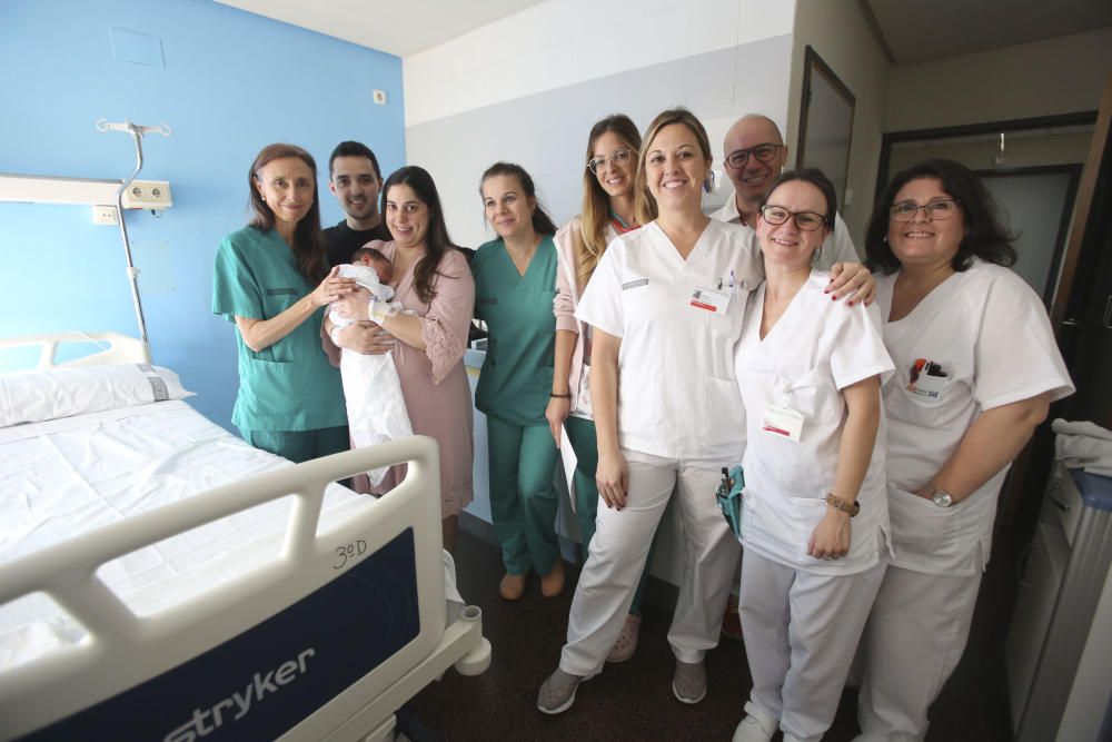 Hugo ha sido el primer bebé nacido en 2020 en el Hospital General de Alicante