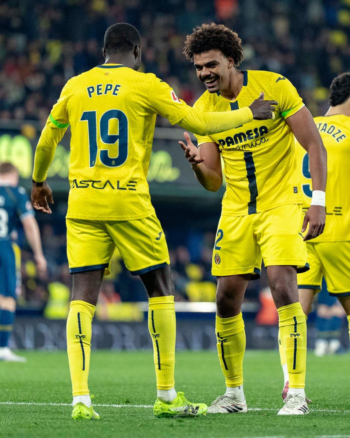 Pepe y Veiga, durante el partido ante el Espanyol.
