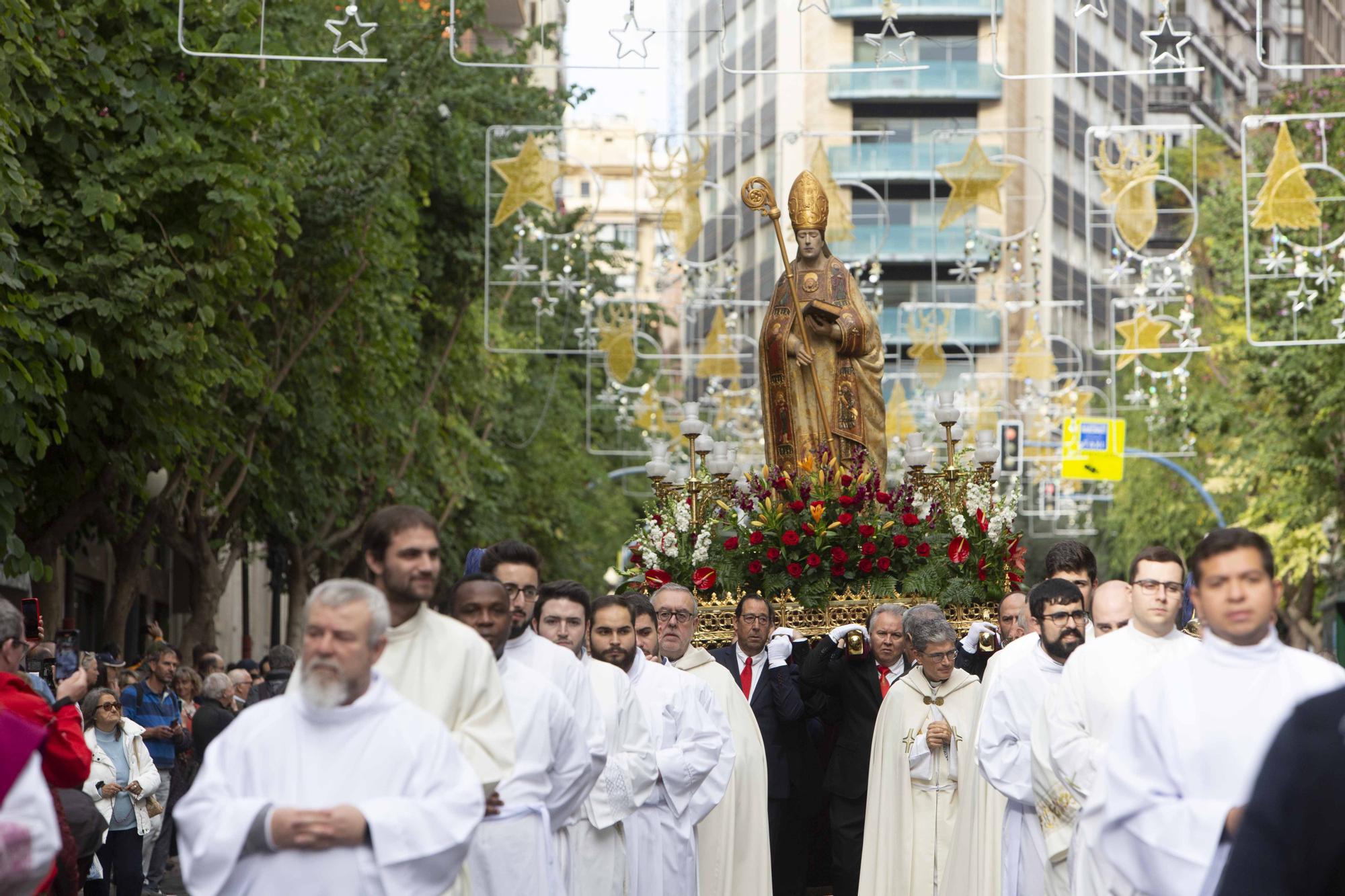 Alicante ha celebrado la festividad de su patrón, San Nicolás, con una misa en la Concatedral de San Nicolás y una procesión