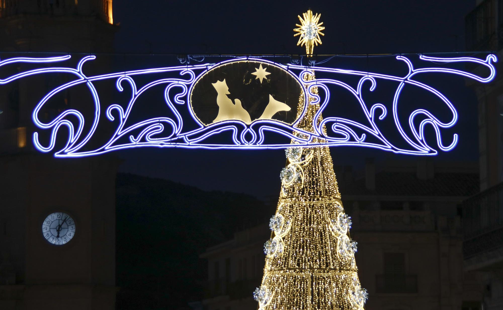 Luces de Navidad en Alcoy: La ciudad ya presume de iluminación