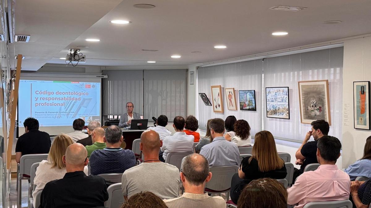Jornada de formación de código deontológico.