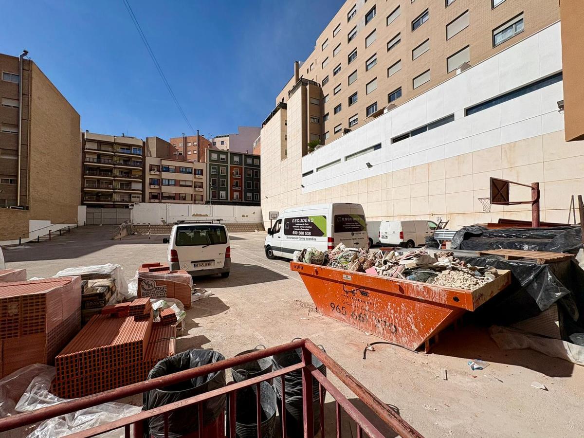 El gran patio que dispone la casa salesiana de María Auxiliadora