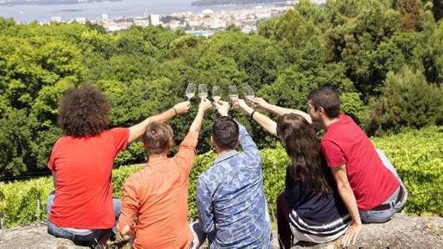 Imagen promocional de la Ruta do Viño Rías Baixas. // FdV