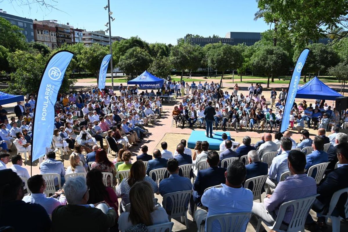 Asistentes al mitin del PP, este sábado.