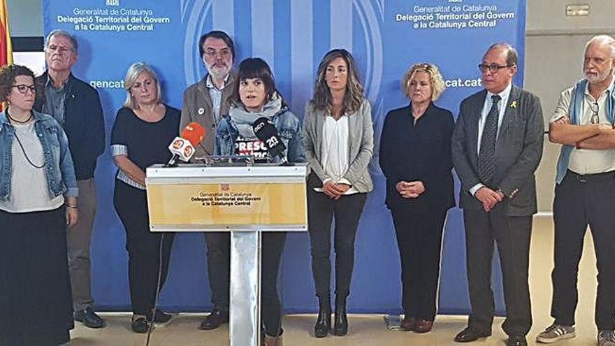 La delegada del Govern a la Catalunya Central, Alba Camps, amb els directors territorials, ahir al matí
