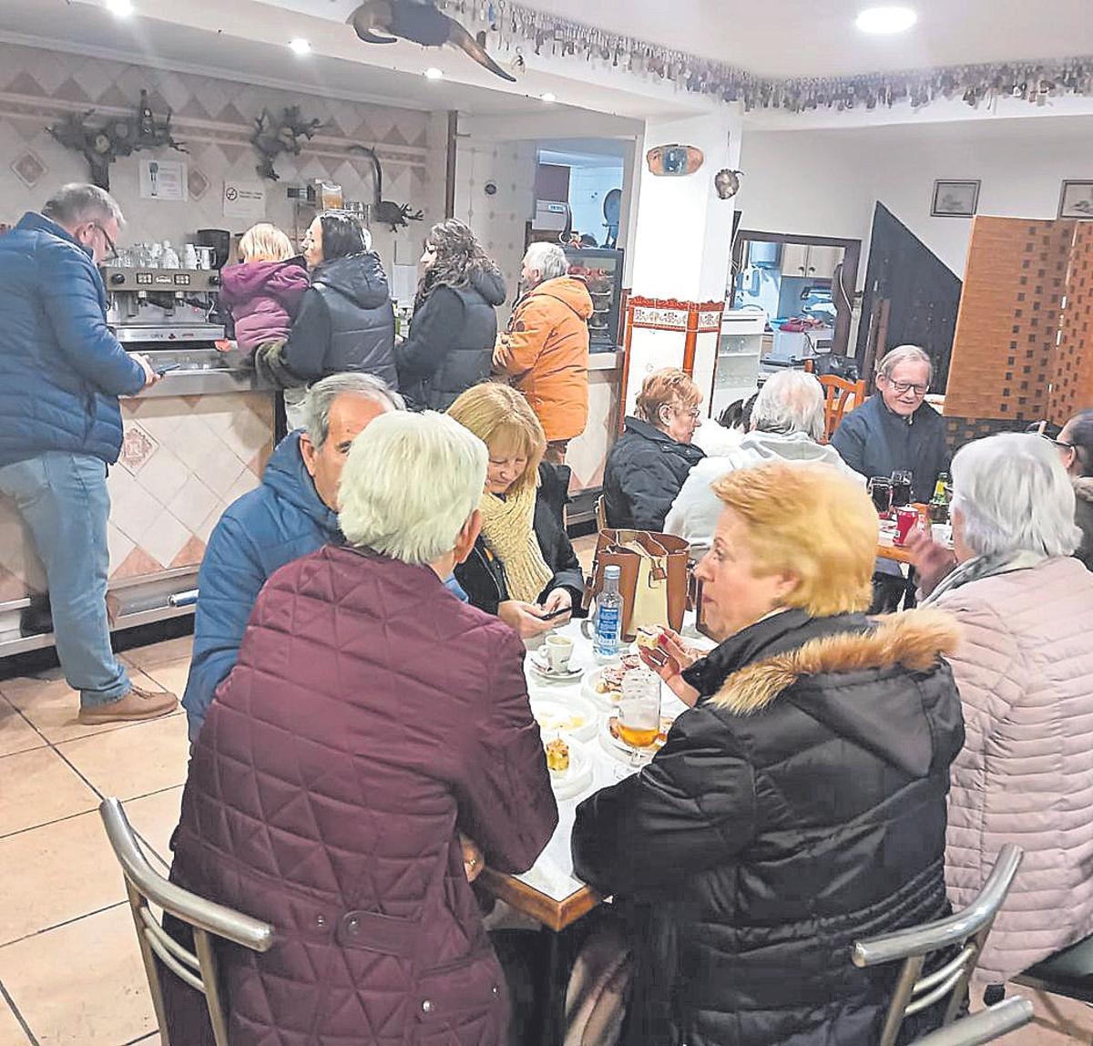 El bar de Espadilla ha reabierto sus puertas gracias al plan REVIU.