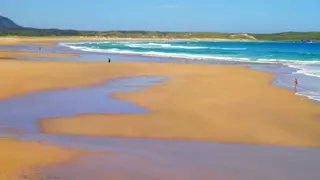 Parece California, pero está en Galicia: este pueblo costero con playas ideales para el surf es el más recomendado de Europa