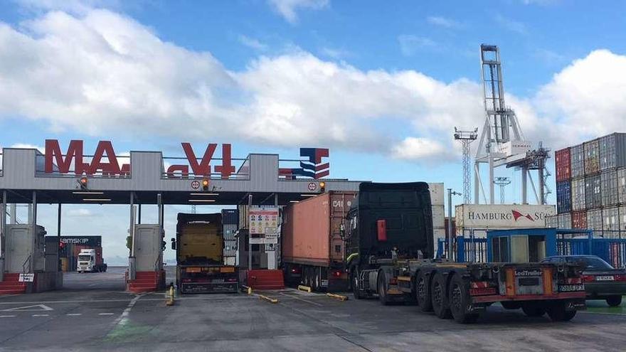 Una de las entradas principales de los camiones a la terminal de contenedores de Vigo.