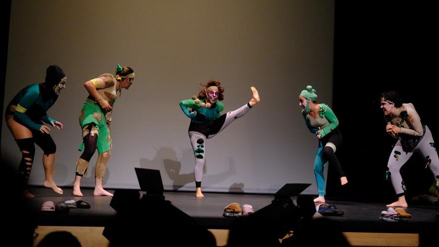 La Escuela de Actores de Canarias presentó &#039;Luces de Esperpento&#039; en el Teatro Guiniguada