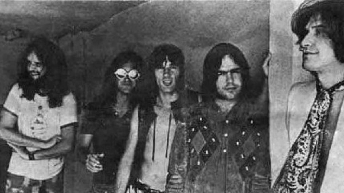 Mor John Gosling, teclista als anys 70 de The Kinks
