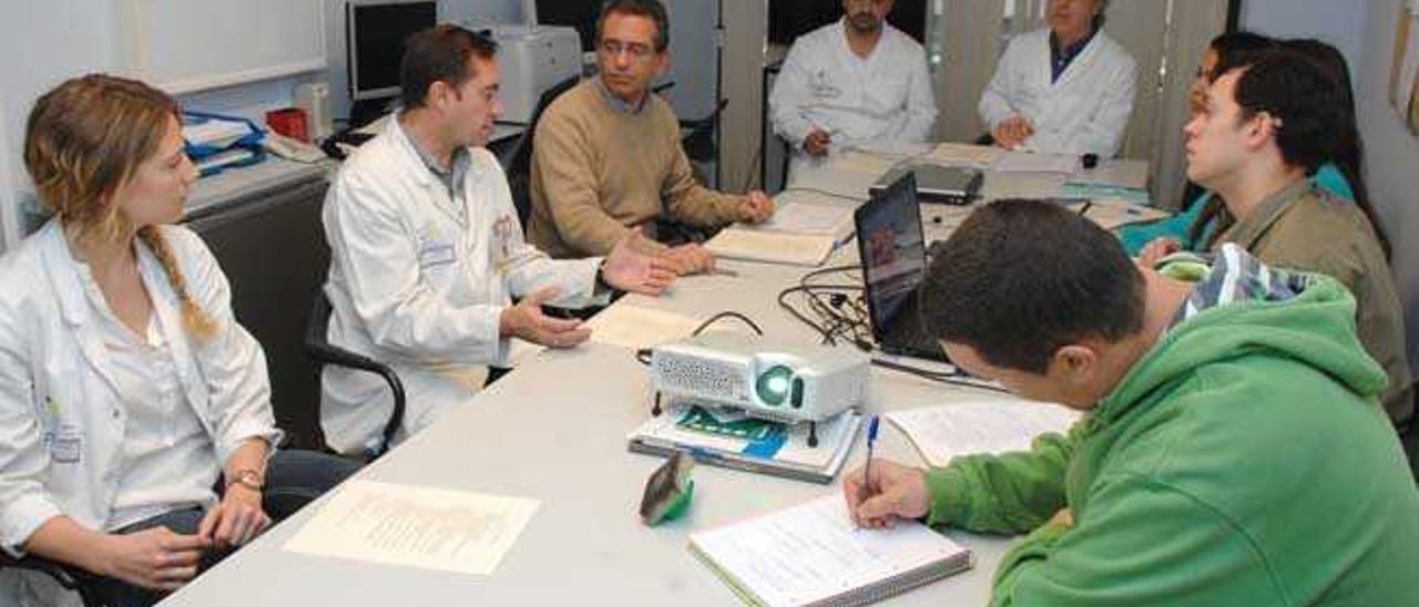 El personal del Servicio de Neurocirugía del Hospital Universitario Doctor Negrín trabajan codo con codo en Heliocoid desde hace catorce meses.