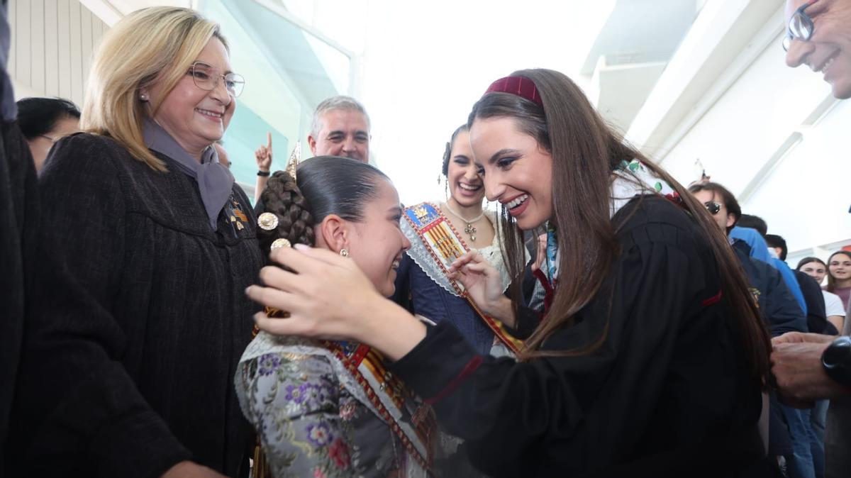 L' Antiga festeja su tercer triunfo consecutivo del Ninot Indultat