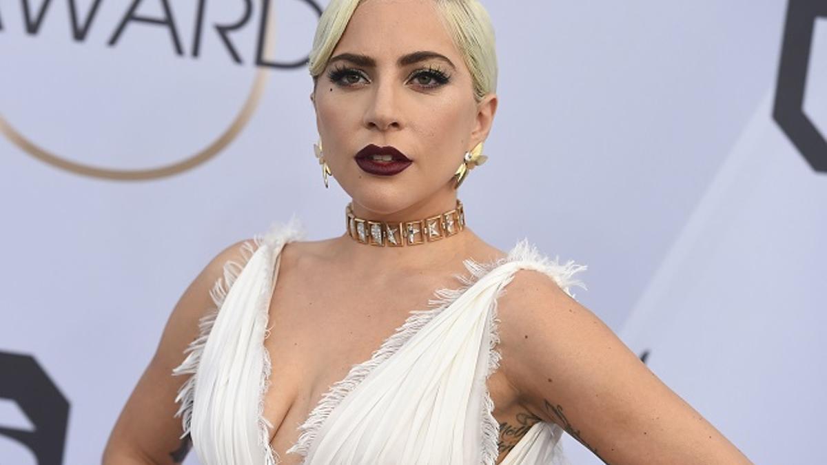 El maquillaje de Lady Gaga con vestido de Dior Alta Costura en los SAG