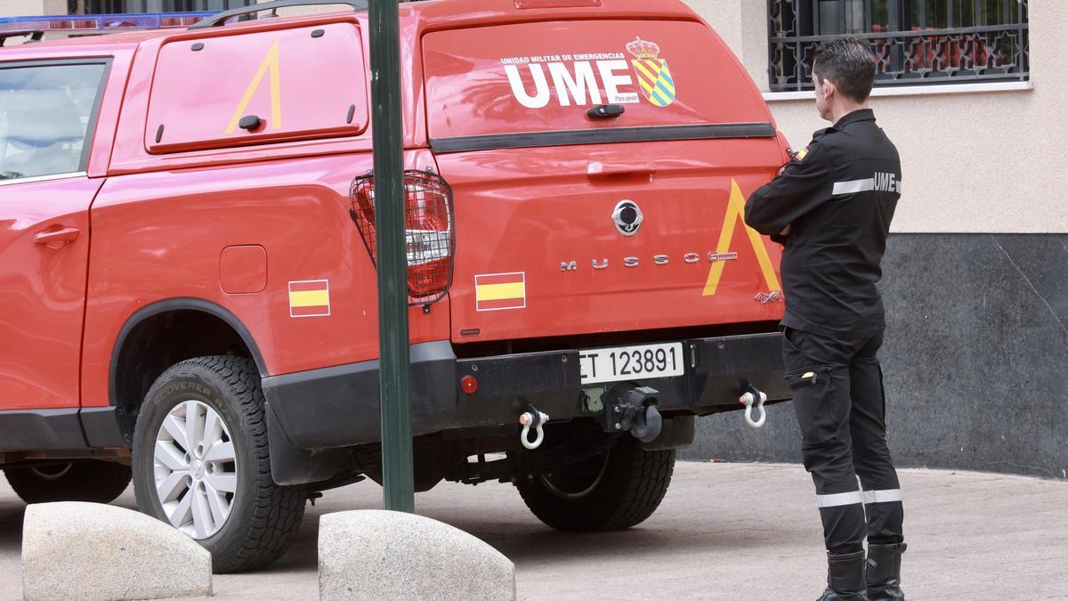 Vehículos y efectivos de la UME por las calles de Murcia tras el apagón, este martes por la mañana