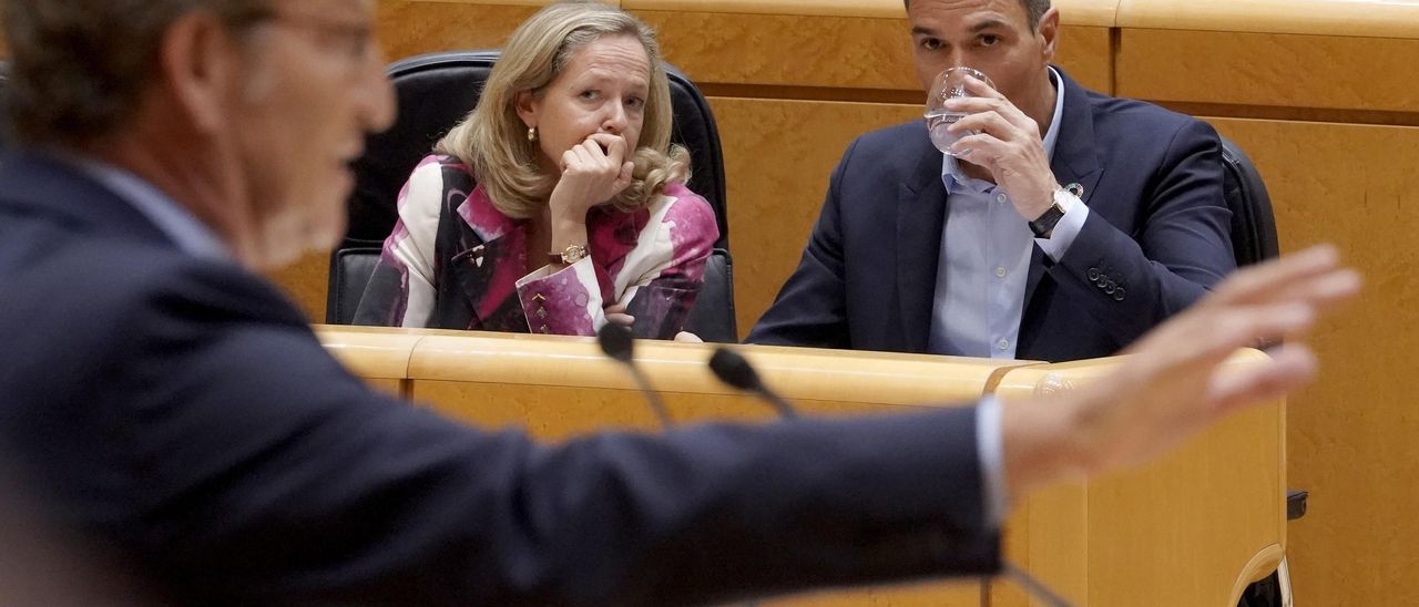 Alberto Núñez Feijóo y Pedro Sánchez, en el Senado.