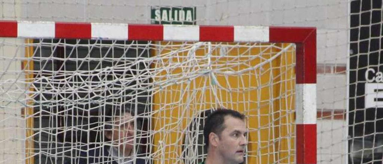 Diego Moyano en un partido de esta temporada. // Santos Álvarez