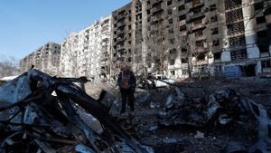 Edificios de la ciudad de Mariúpol después de algunos bombardeos al principio de la guerra