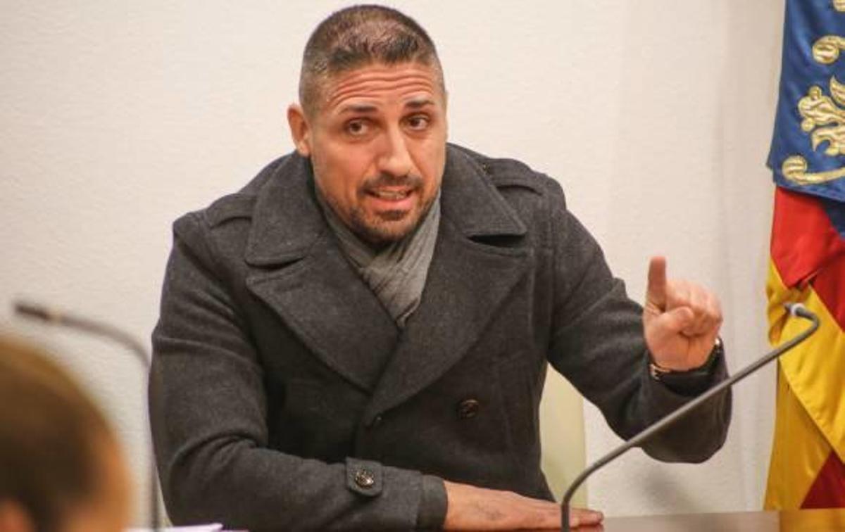 Carlos Ramírez, en una imagen de un pleno reciente en el Ayuntamiento de San Fulgencio.