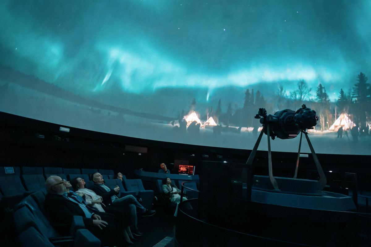 Proyección con el nuevo equipamiento 4K, esta mañana, en el Planetario del Grau de Castelló.