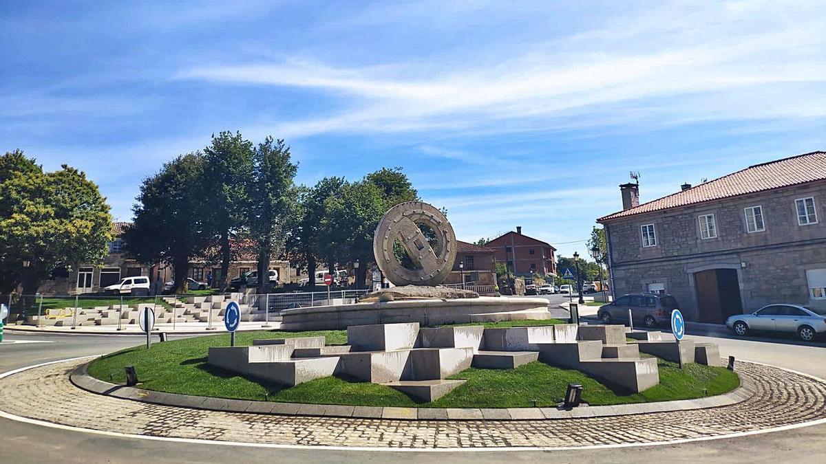 La Praza de Oseira y el parque, tras su remodelación.