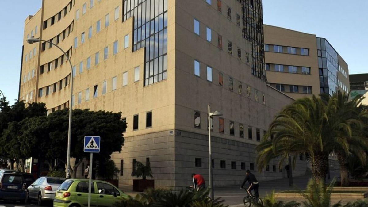 Exterior del Palacio de Justicia en Santa Cruz de Tenerife