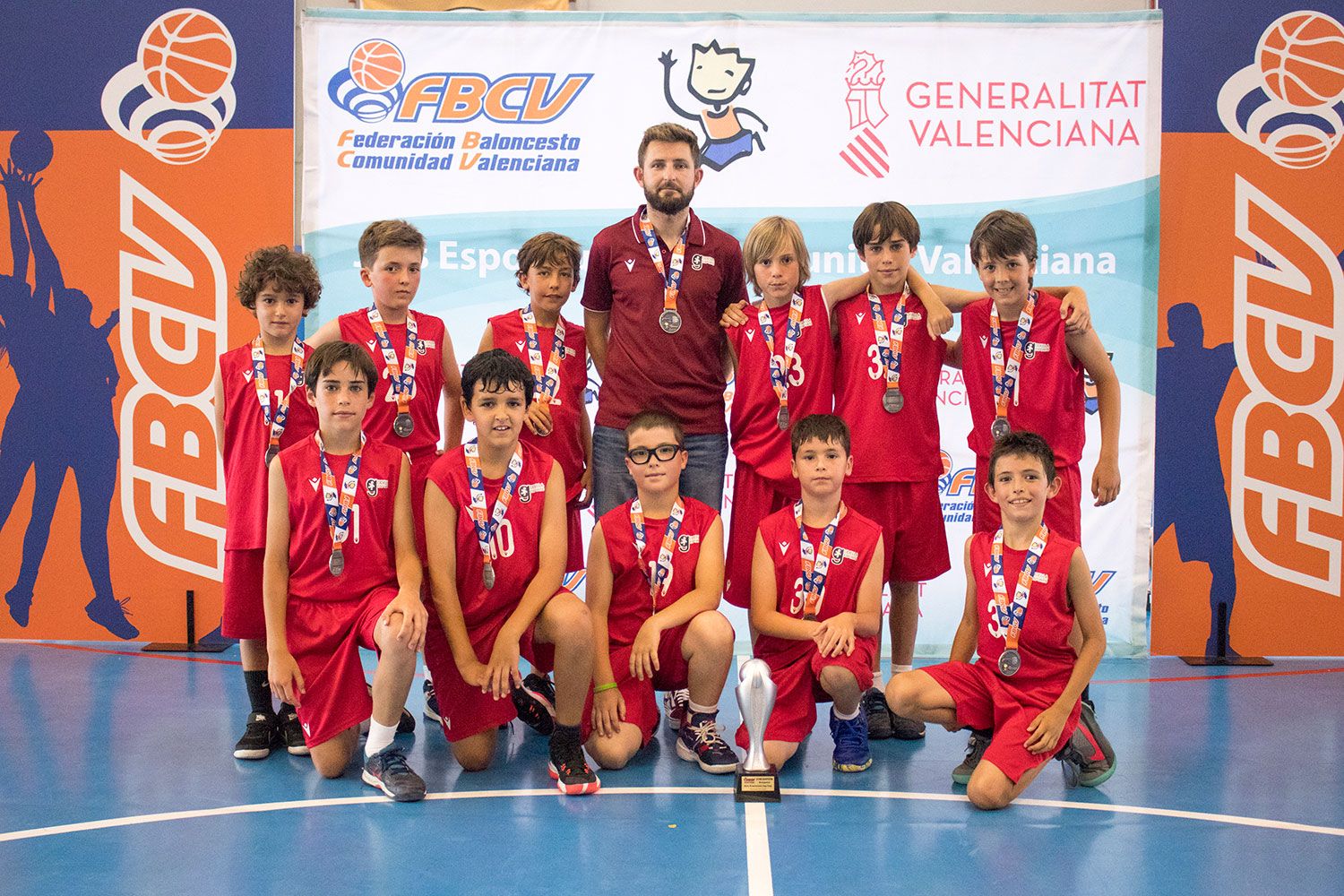 Los campeones esta temporada en Minibasket