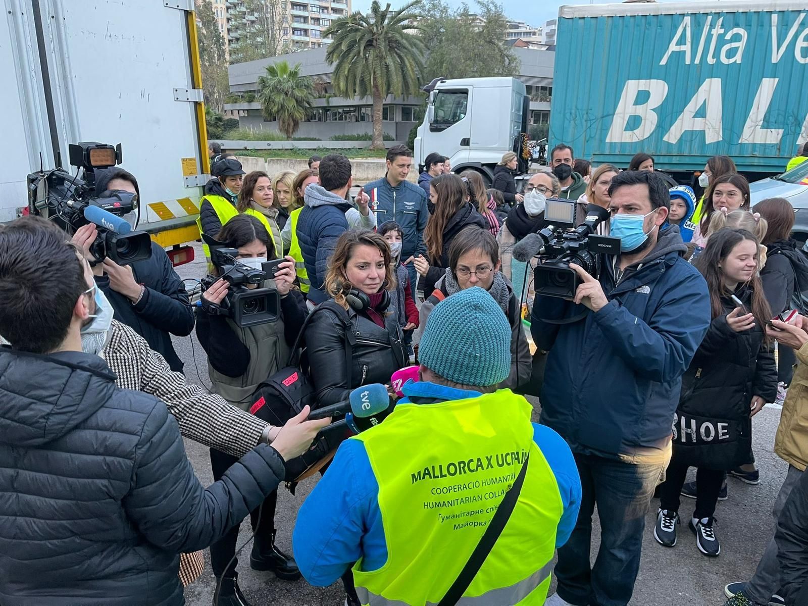 Llegan a Mallorca 73 refugiados ucranianos tras recorrer miles de kilómetros en autobús y furgonetas