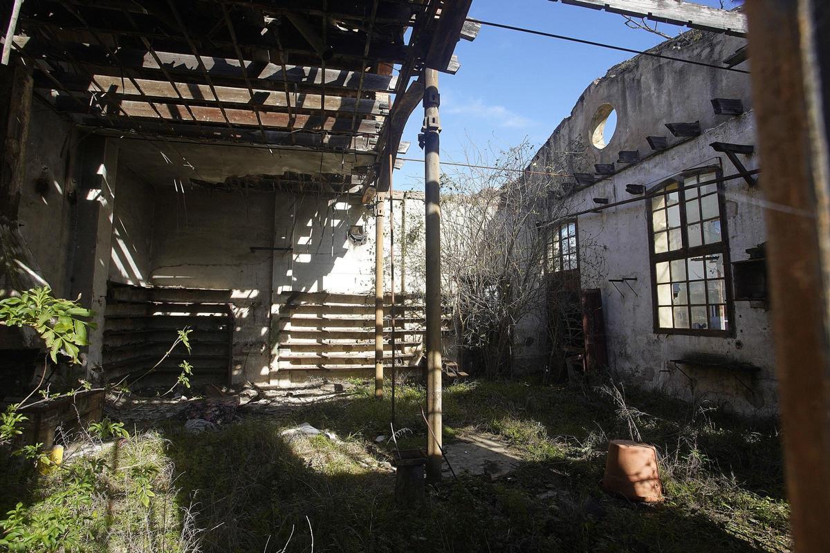 Les fotos de l'antic taller de la Marfà que es convertirà en un espai d'horticultura